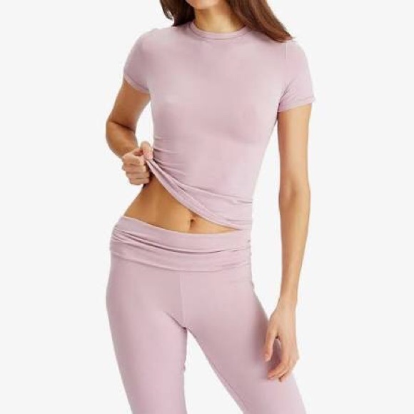 Skims Fits Everybody Stretch Cotton T-Shirt in Dusk, size Small - Picture 1 of 11